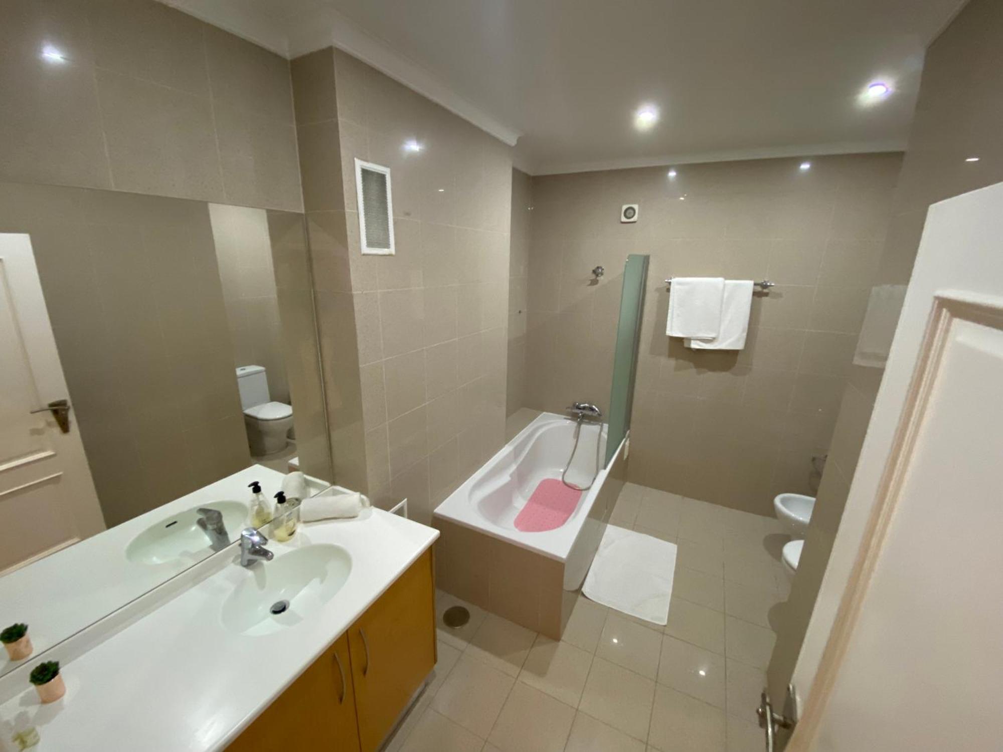 B&B With Heated Pool São Martinho do Porto Exterior photo