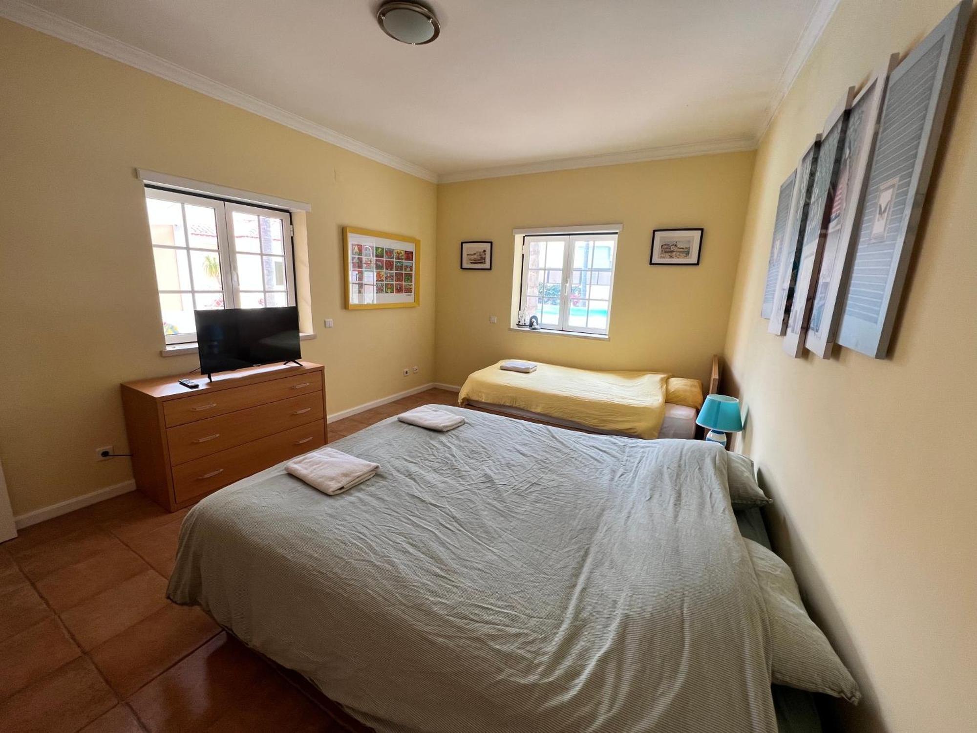 B&B With Heated Pool São Martinho do Porto Exterior photo